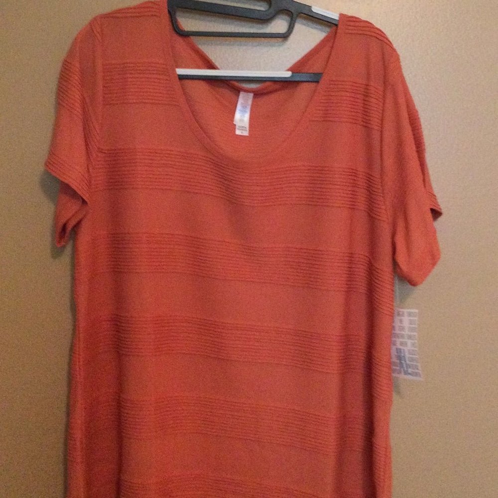 NWT Lularoe Classic T, size XL. Solid Burnt Orange with raised stripes